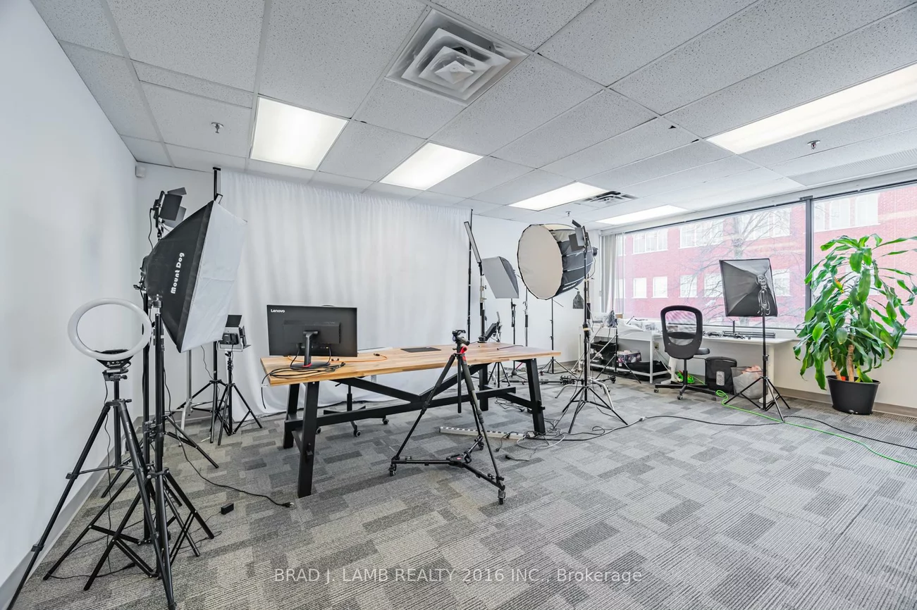 2600, Skymark, Airport Corporate, Mississauga