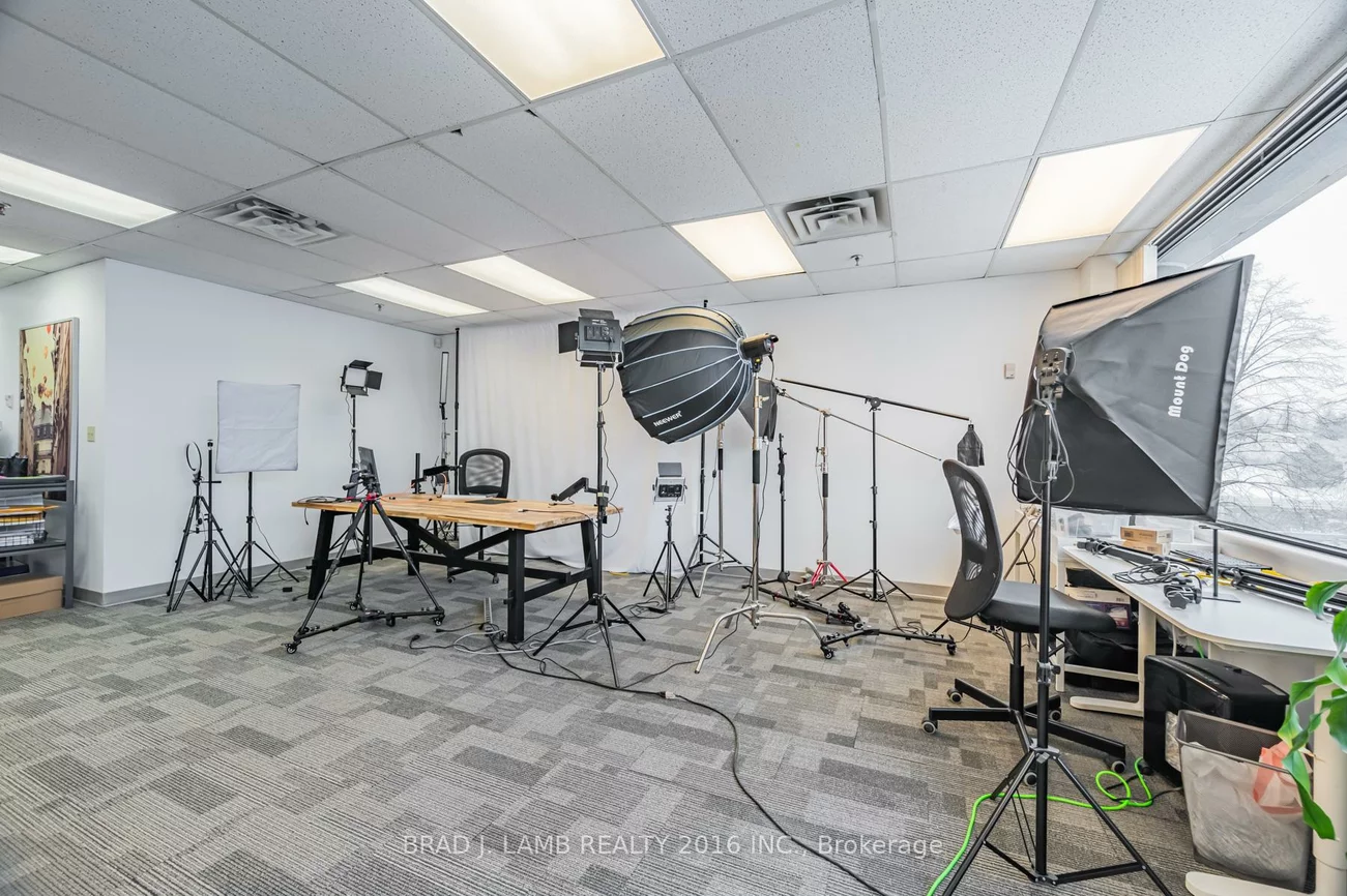 2600, Skymark, Airport Corporate, Mississauga