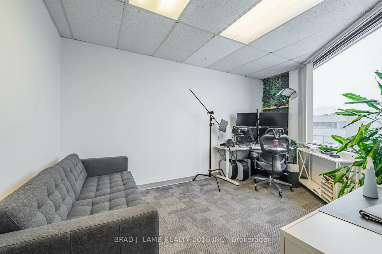 2600, Skymark, Airport Corporate, Mississauga