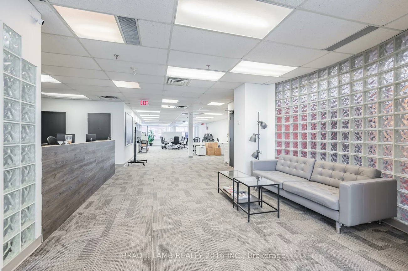 2600, Skymark, Airport Corporate, Mississauga