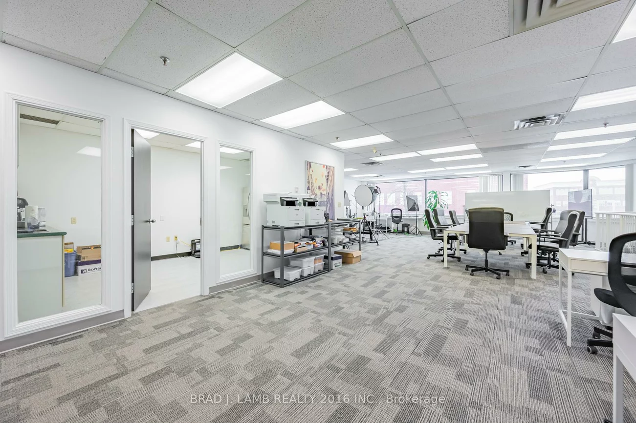 2600, Skymark, Airport Corporate, Mississauga