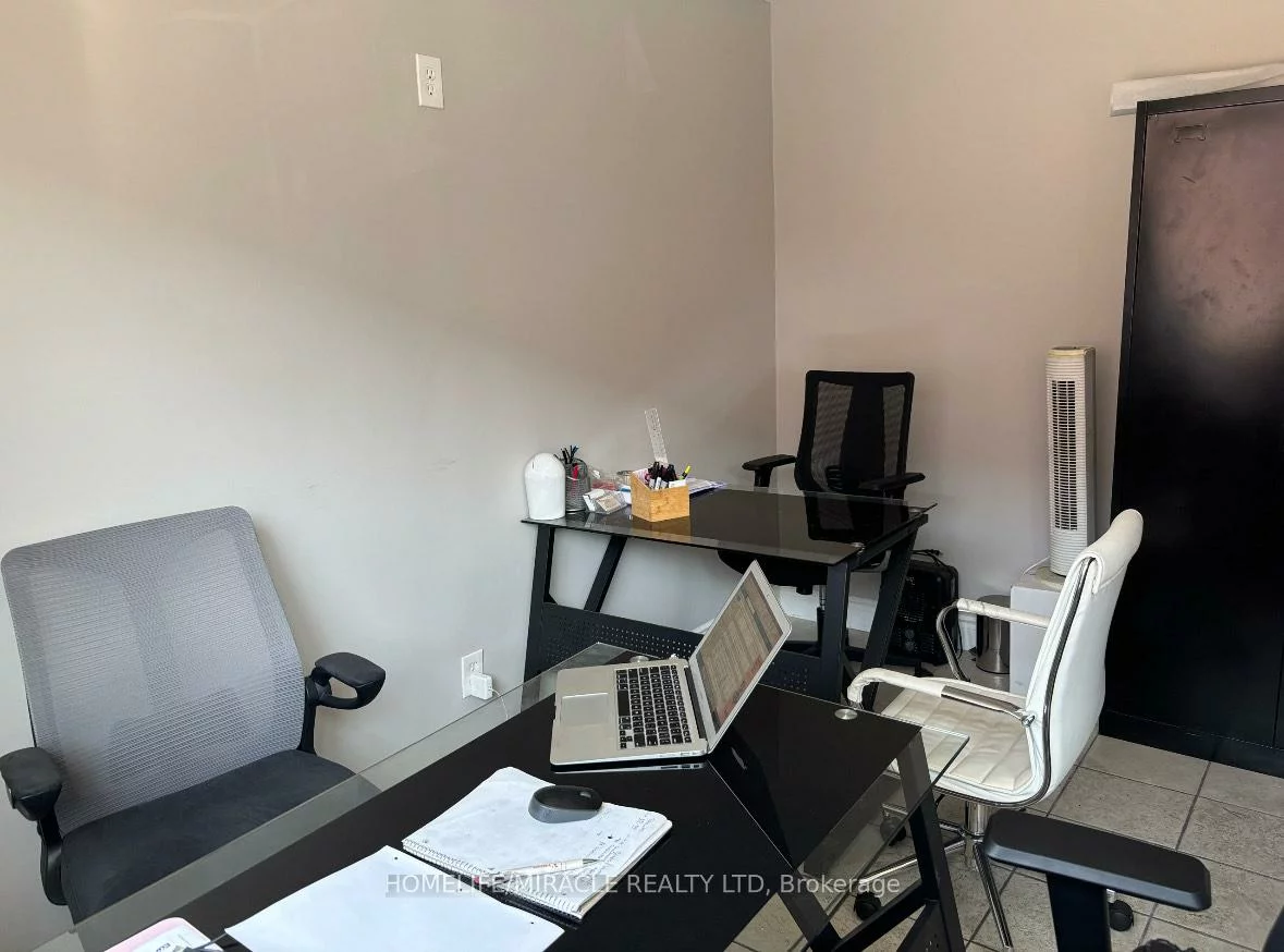 1190, Mid-Way, Northeast, Mississauga
