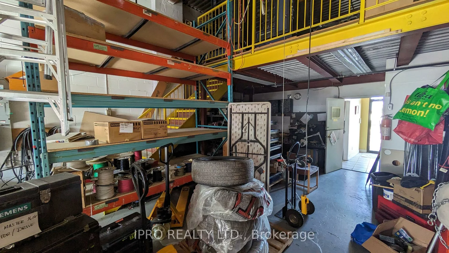 6033, Shawson, Airport Corporate, Mississauga