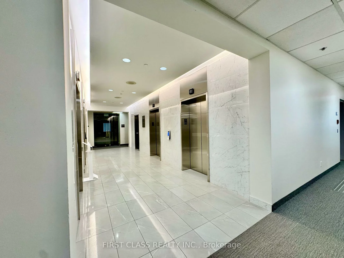 90, Burnhamthorpe, City Centre, Mississauga