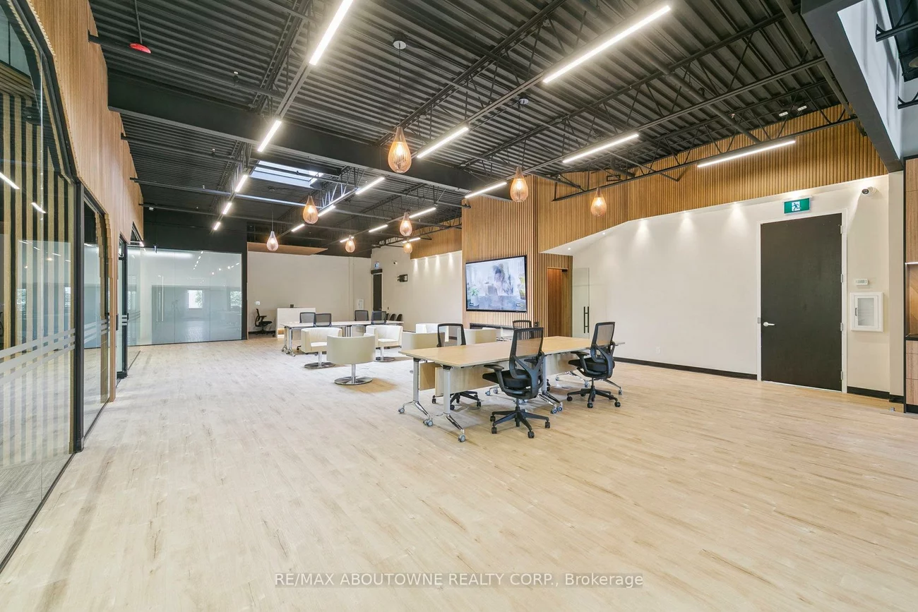 320, Matheson, Gateway, Mississauga
