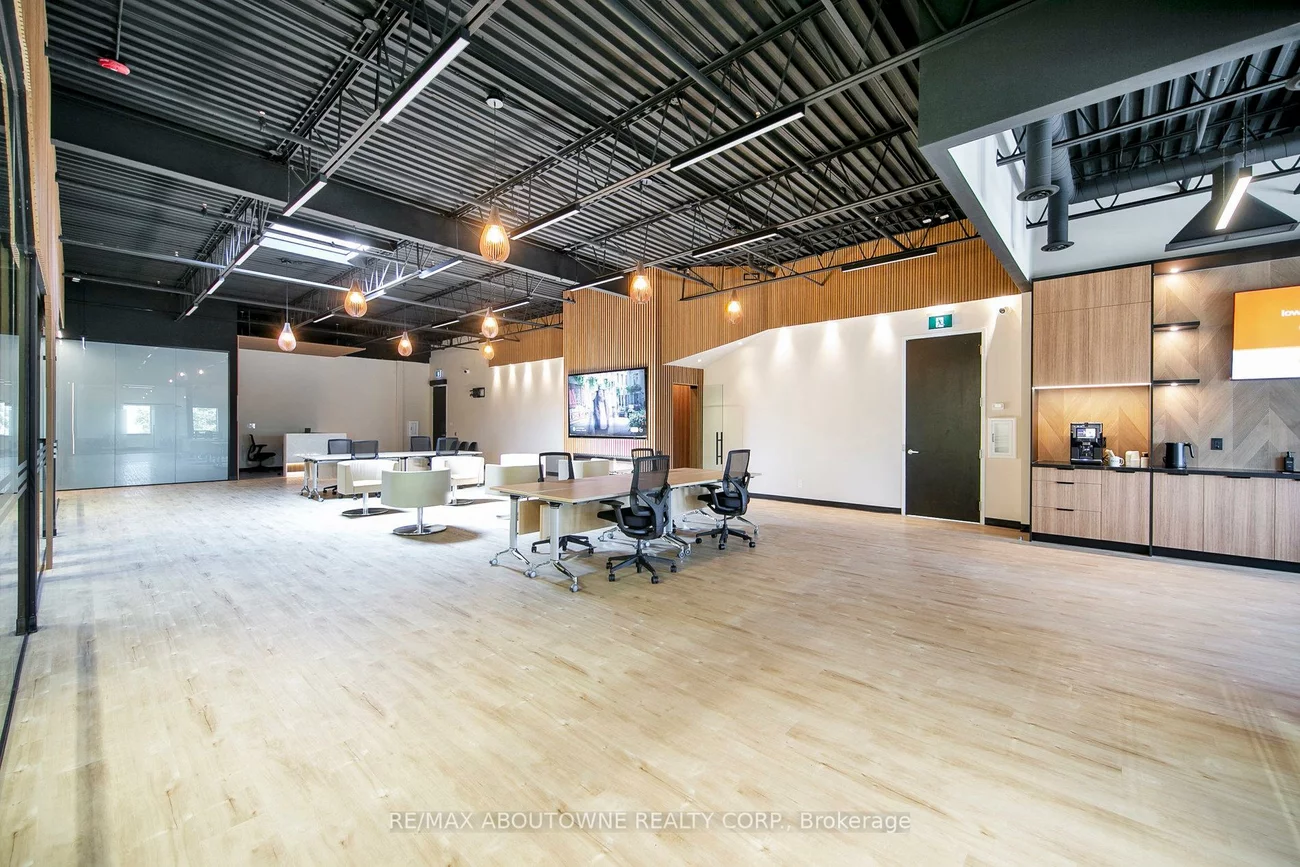 320, Matheson, Gateway, Mississauga