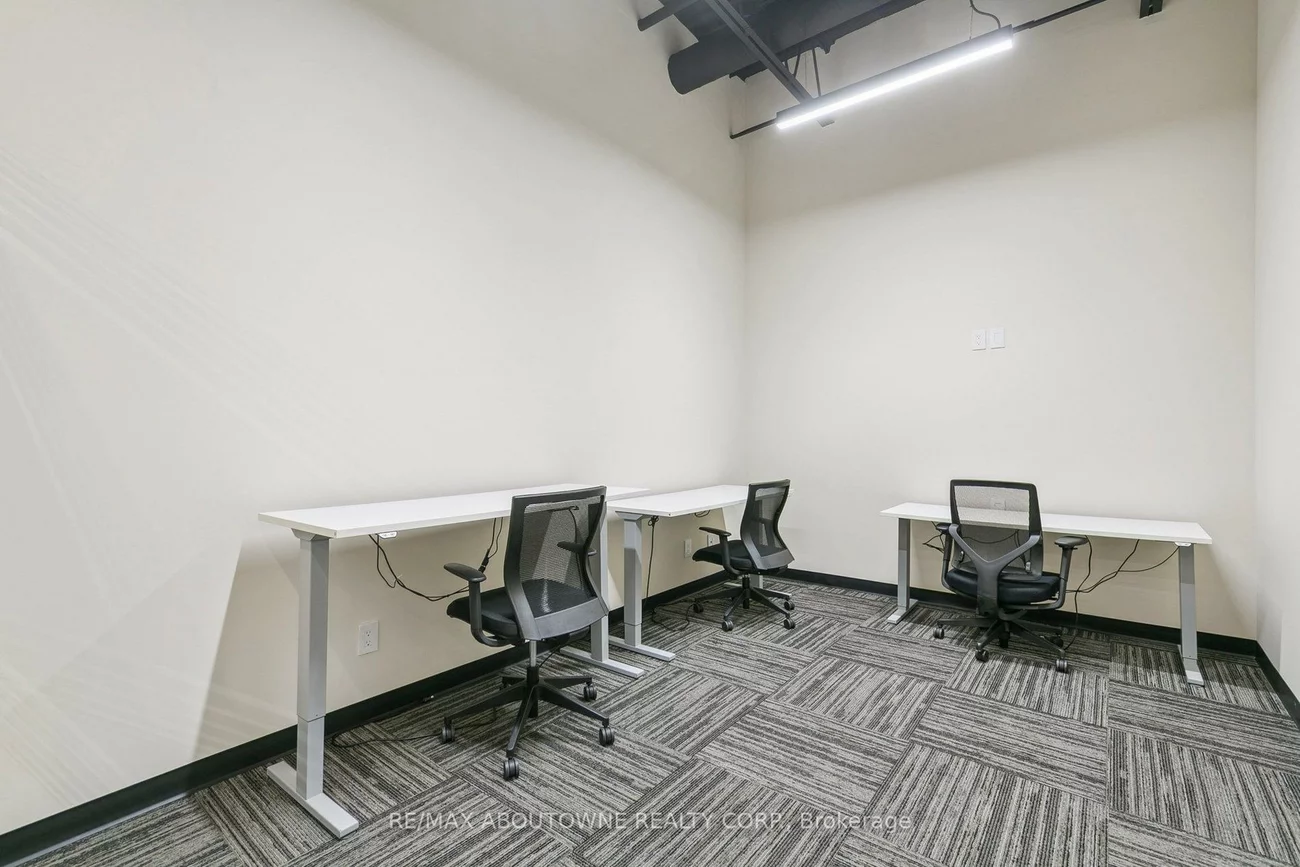 320, Matheson, Gateway, Mississauga