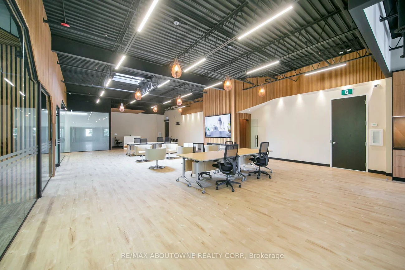 320, Matheson, Gateway, Mississauga