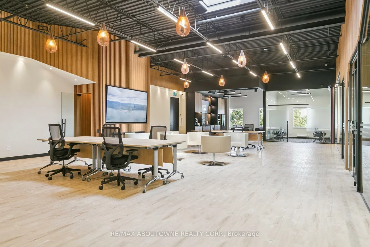 320, Matheson, Gateway, Mississauga