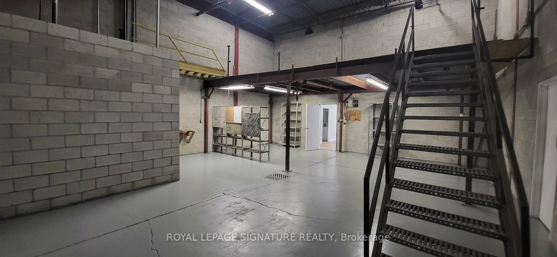 225, Traders, Gateway, Mississauga