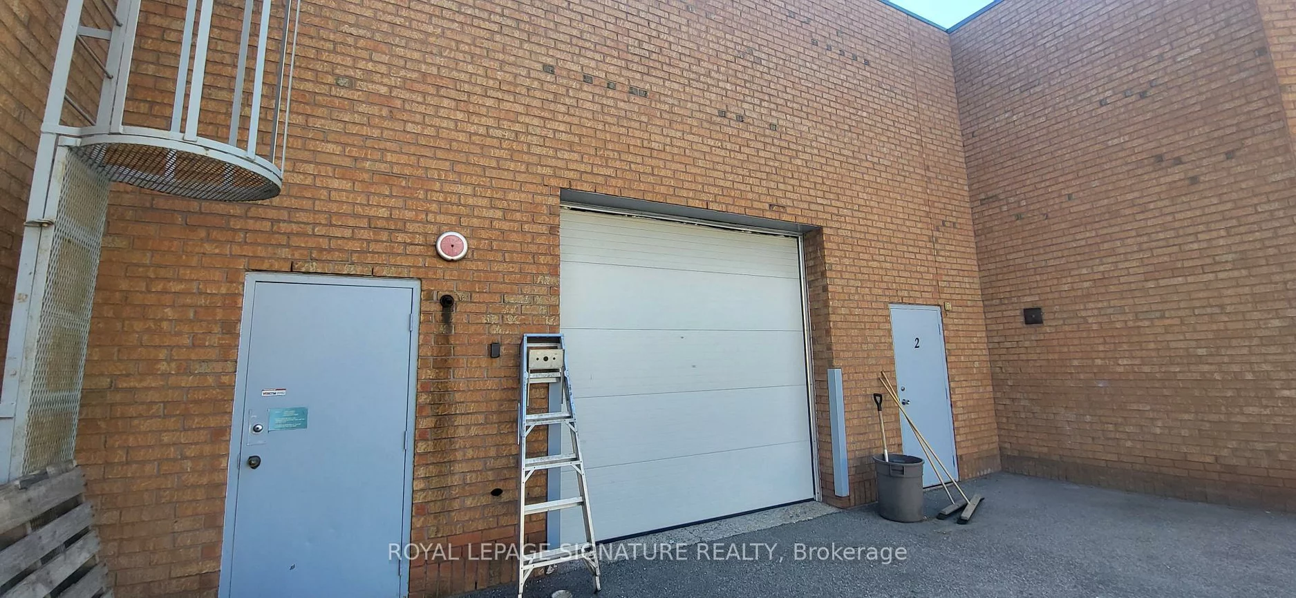 225, Traders, Gateway, Mississauga