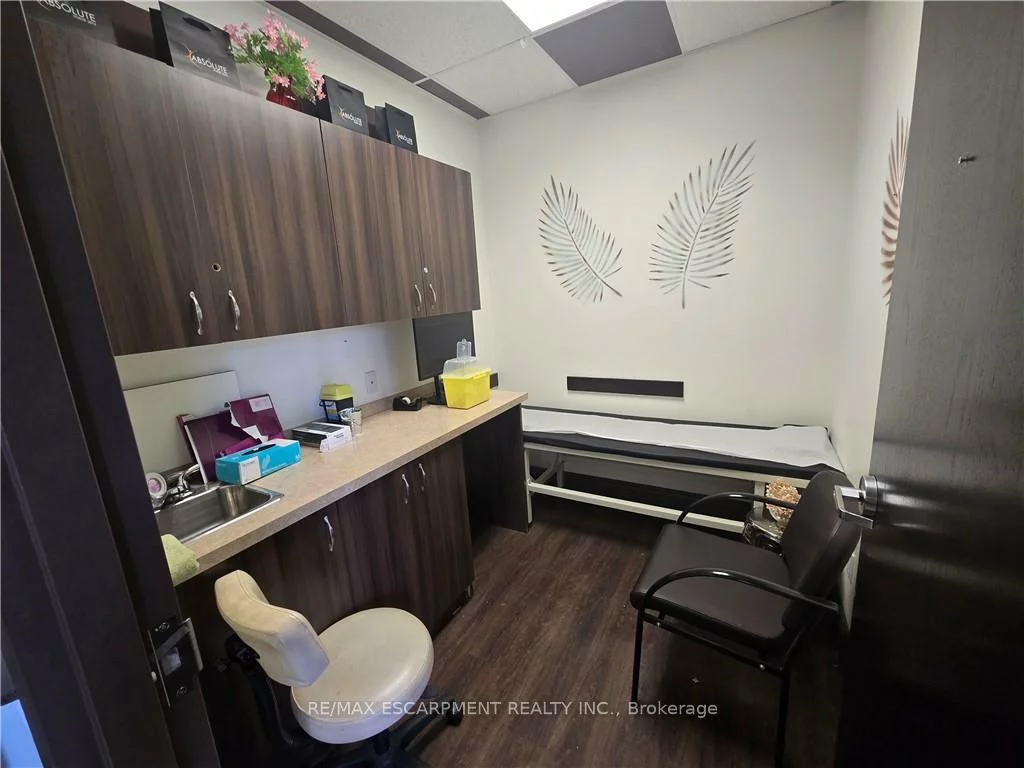 4033, Hurontario, City Centre, Mississauga