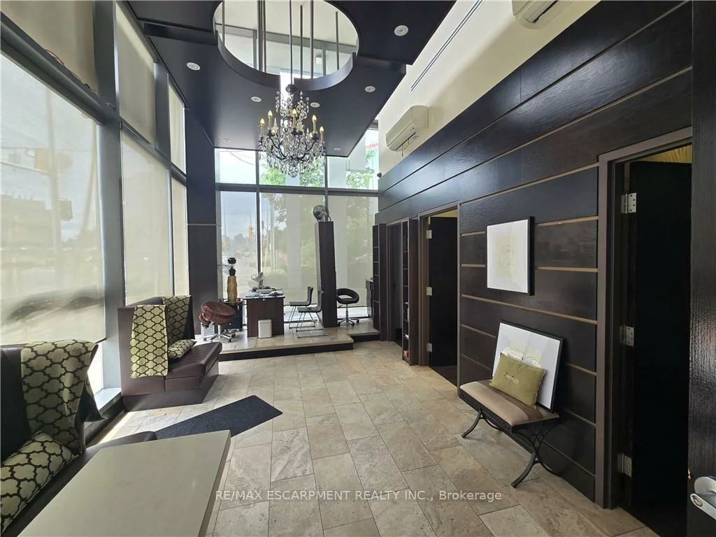 4033, Hurontario, City Centre, Mississauga