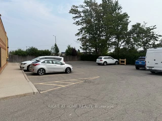 3018, Winston Churchill, Western Business Park, Mississauga