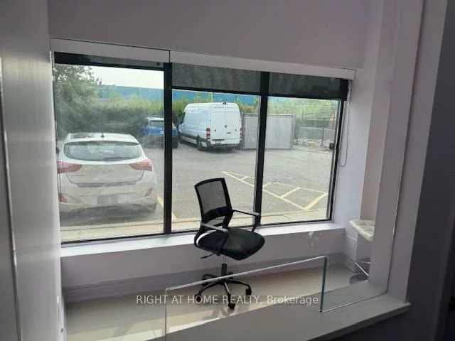 3018, Winston Churchill, Western Business Park, Mississauga