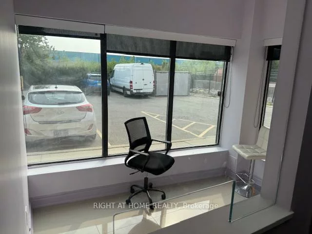 3018, Winston Churchill, Western Business Park, Mississauga