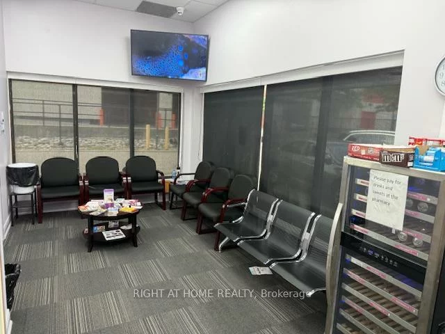 3018, Winston Churchill, Western Business Park, Mississauga