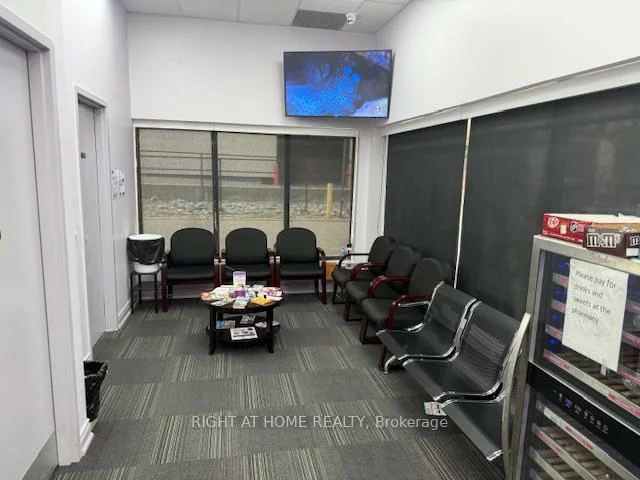 3018, Winston Churchill, Western Business Park, Mississauga