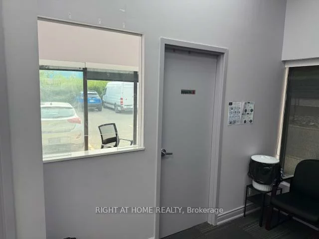 3018, Winston Churchill, Western Business Park, Mississauga
