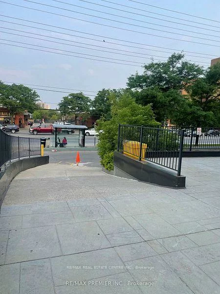 165, Dundas, Cooksville, Mississauga