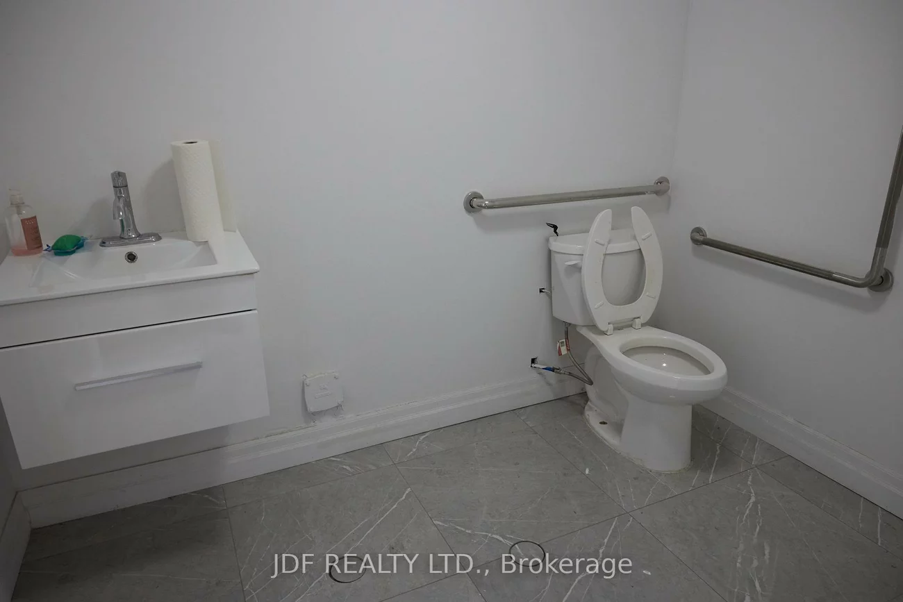 5270, Solar, Airport Corporate, Mississauga