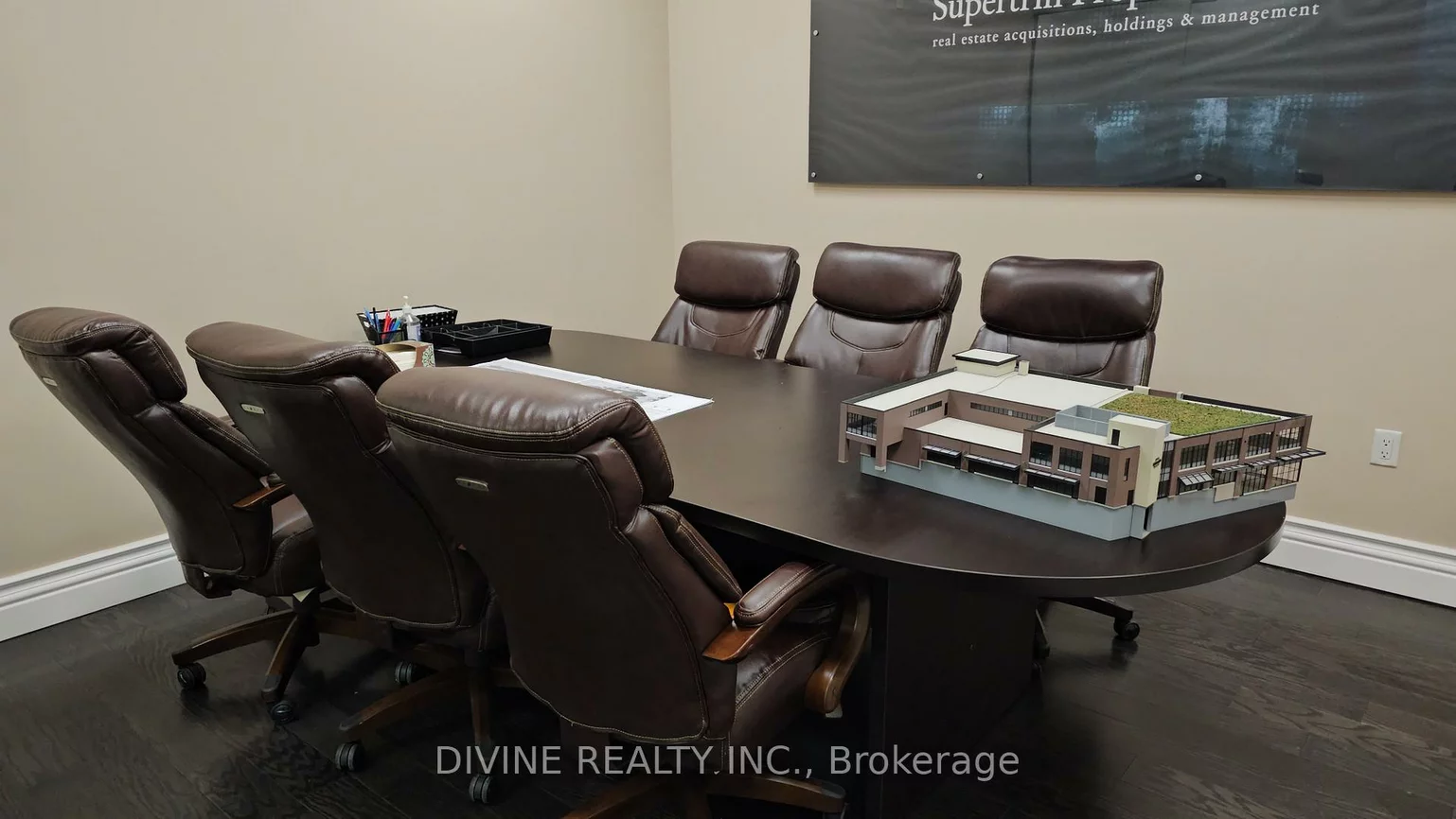 1065, Canadian, Northeast, Mississauga