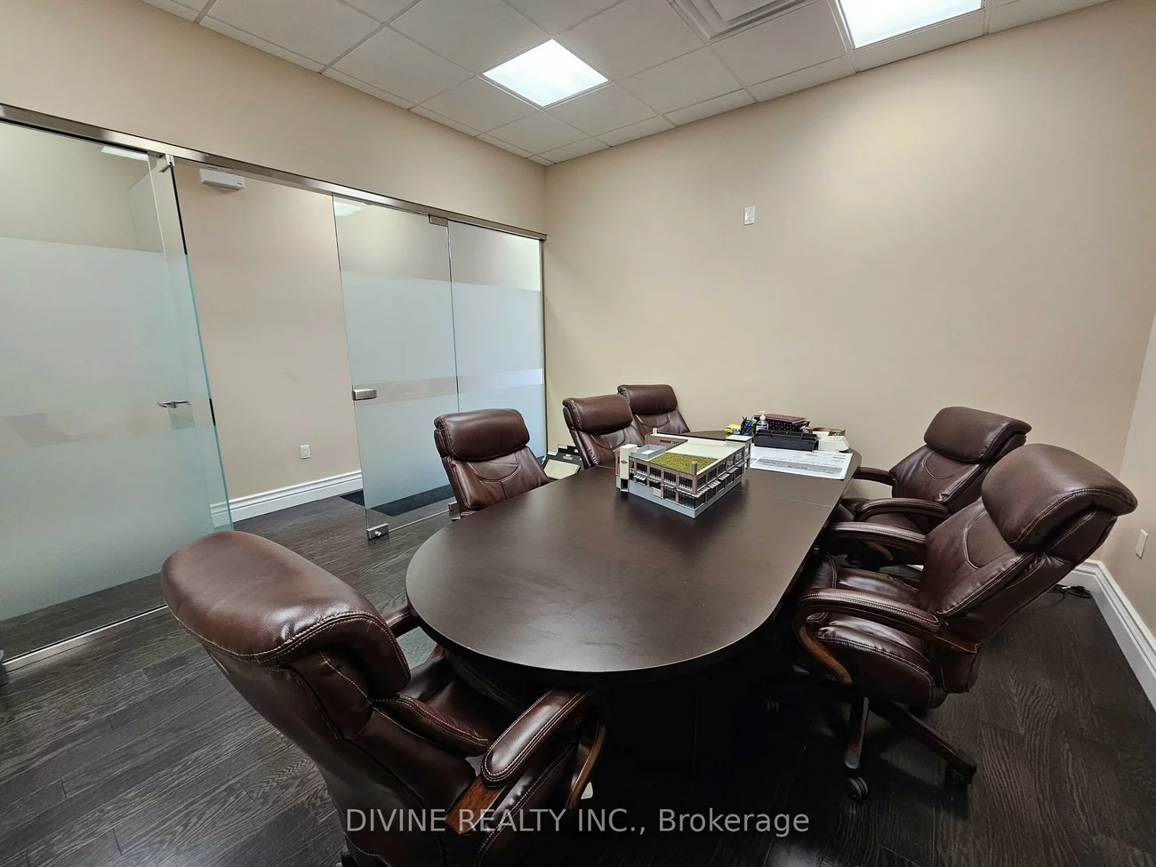 1065, Canadian, Northeast, Mississauga