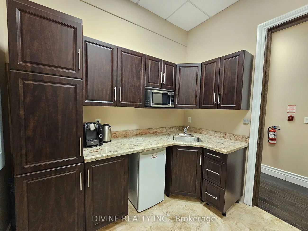 1065, Canadian, Northeast, Mississauga