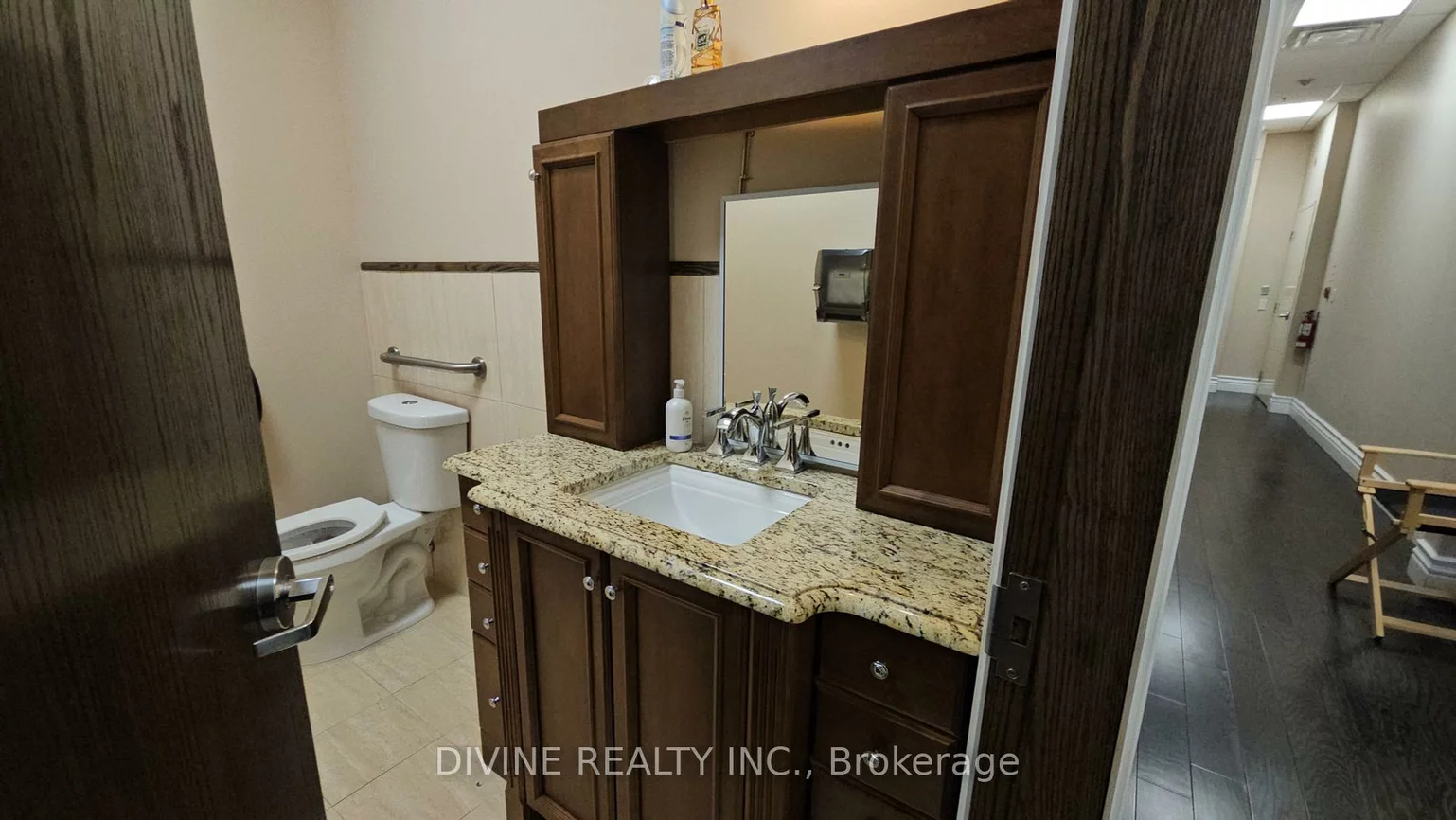 1065, Canadian, Northeast, Mississauga