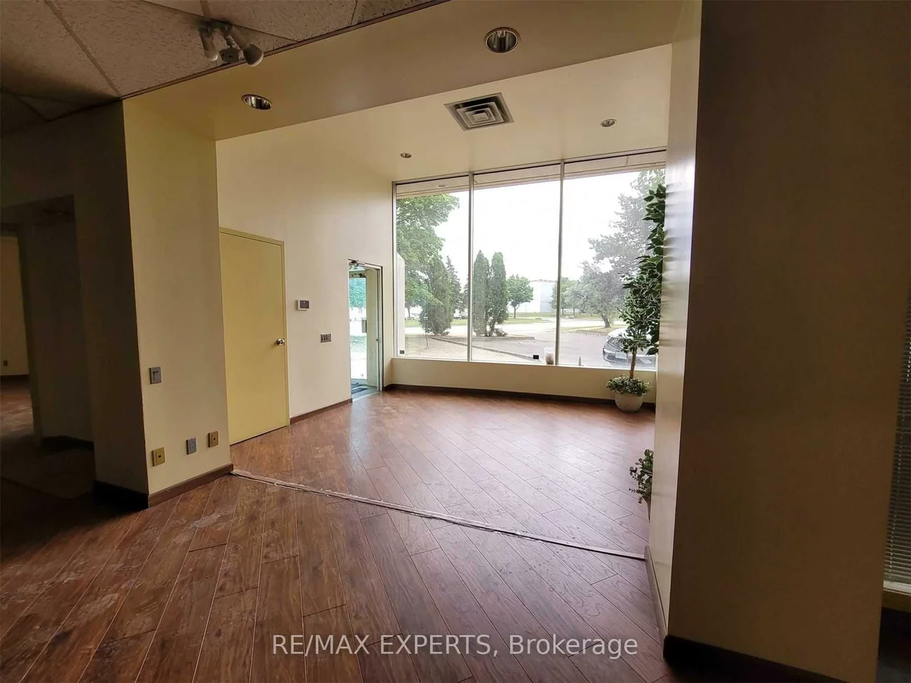 1611, Courtneypark, Northeast, Mississauga