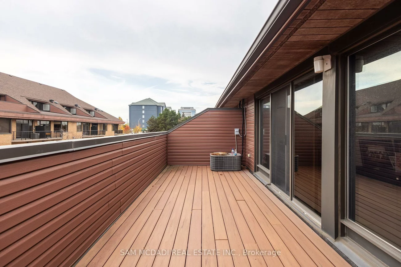 120, Traders, Gateway, Mississauga