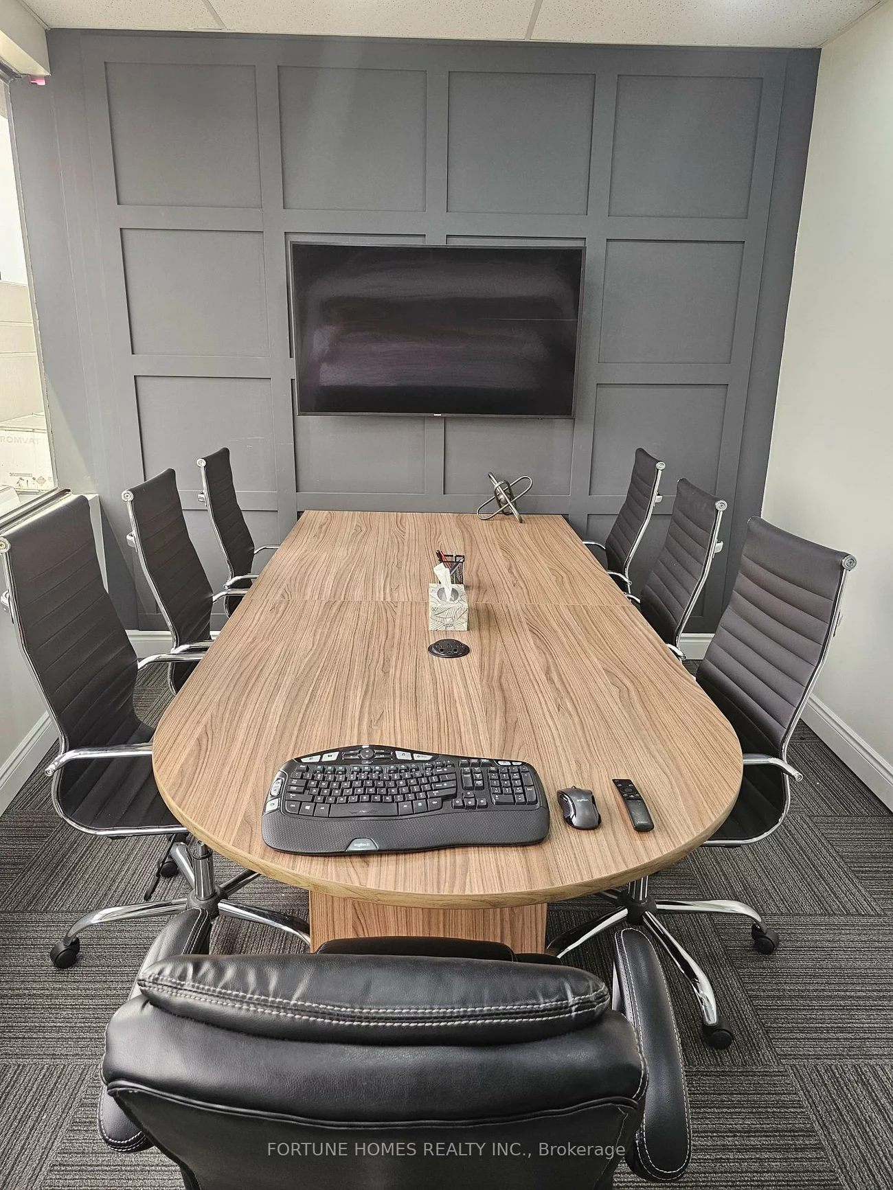 7025, Tomken, Northeast, Mississauga