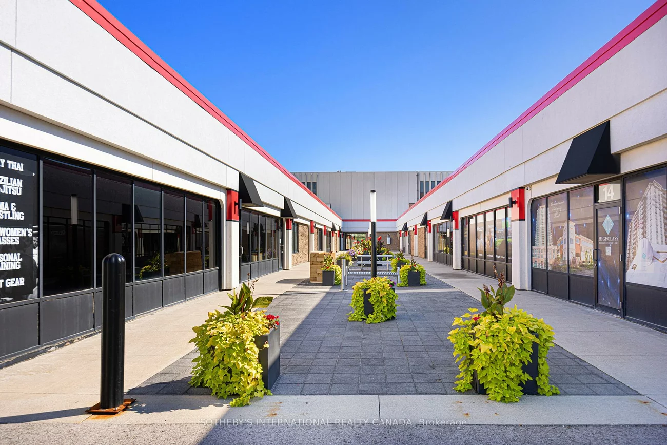 755, Queensway, Dixie, Mississauga