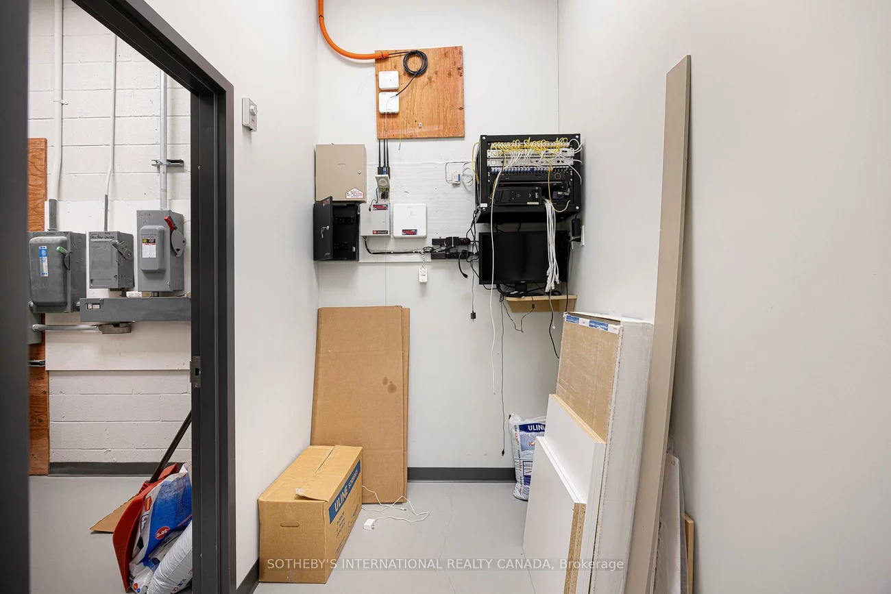 755, Queensway, Dixie, Mississauga