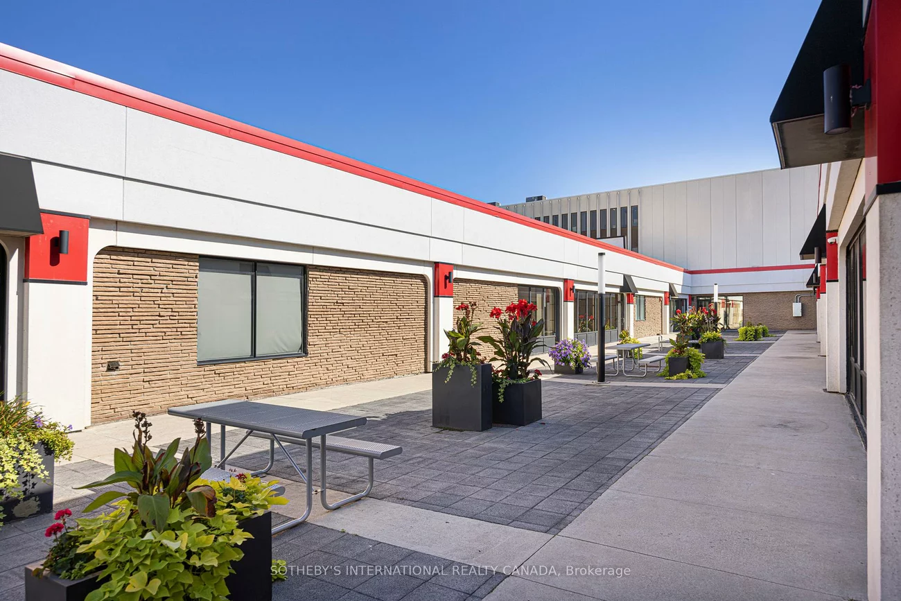 755, Queensway, Dixie, Mississauga