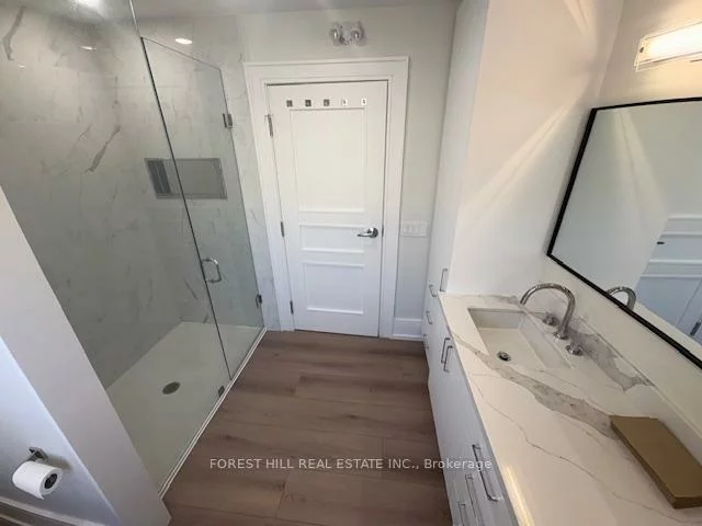 13, Thomas, Streetsville, Mississauga