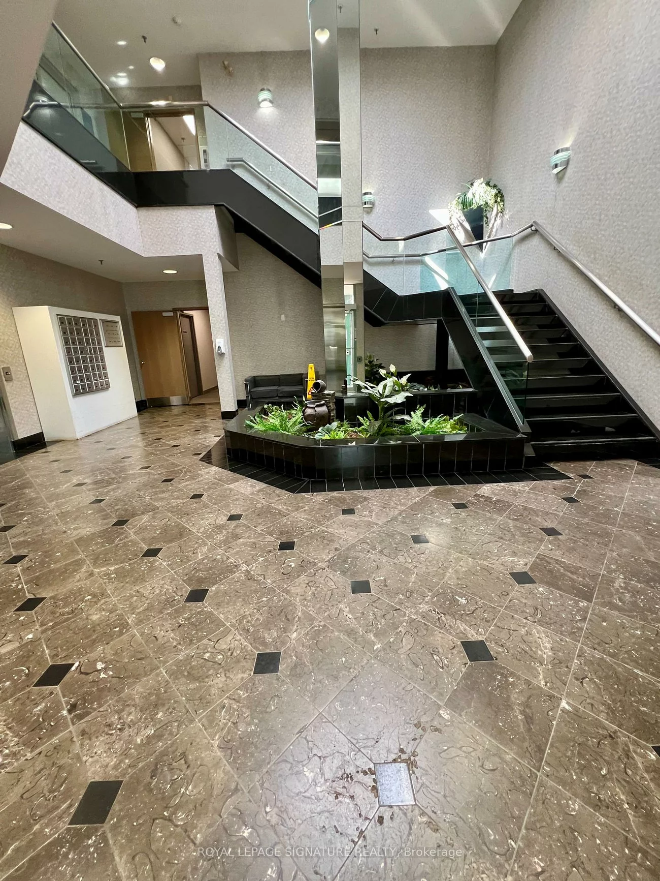 7895, Tranmere, Northeast, Mississauga