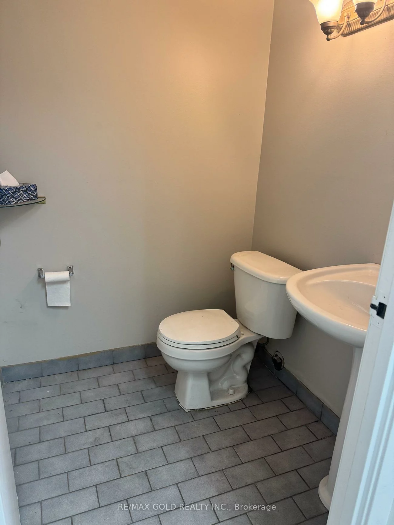 1935, Drew, Northeast, Mississauga