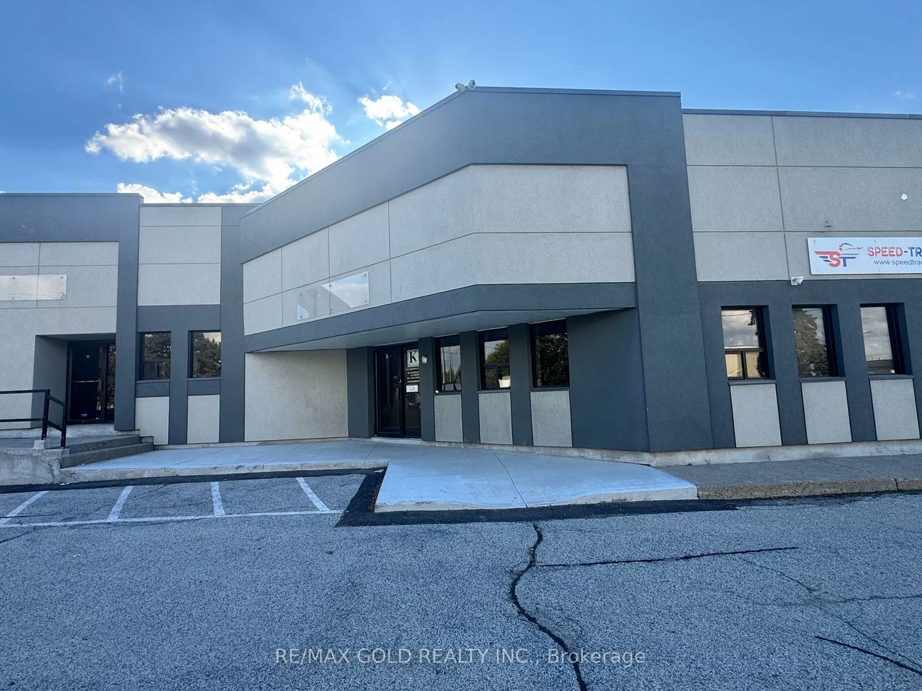 1935, Drew, Northeast, Mississauga