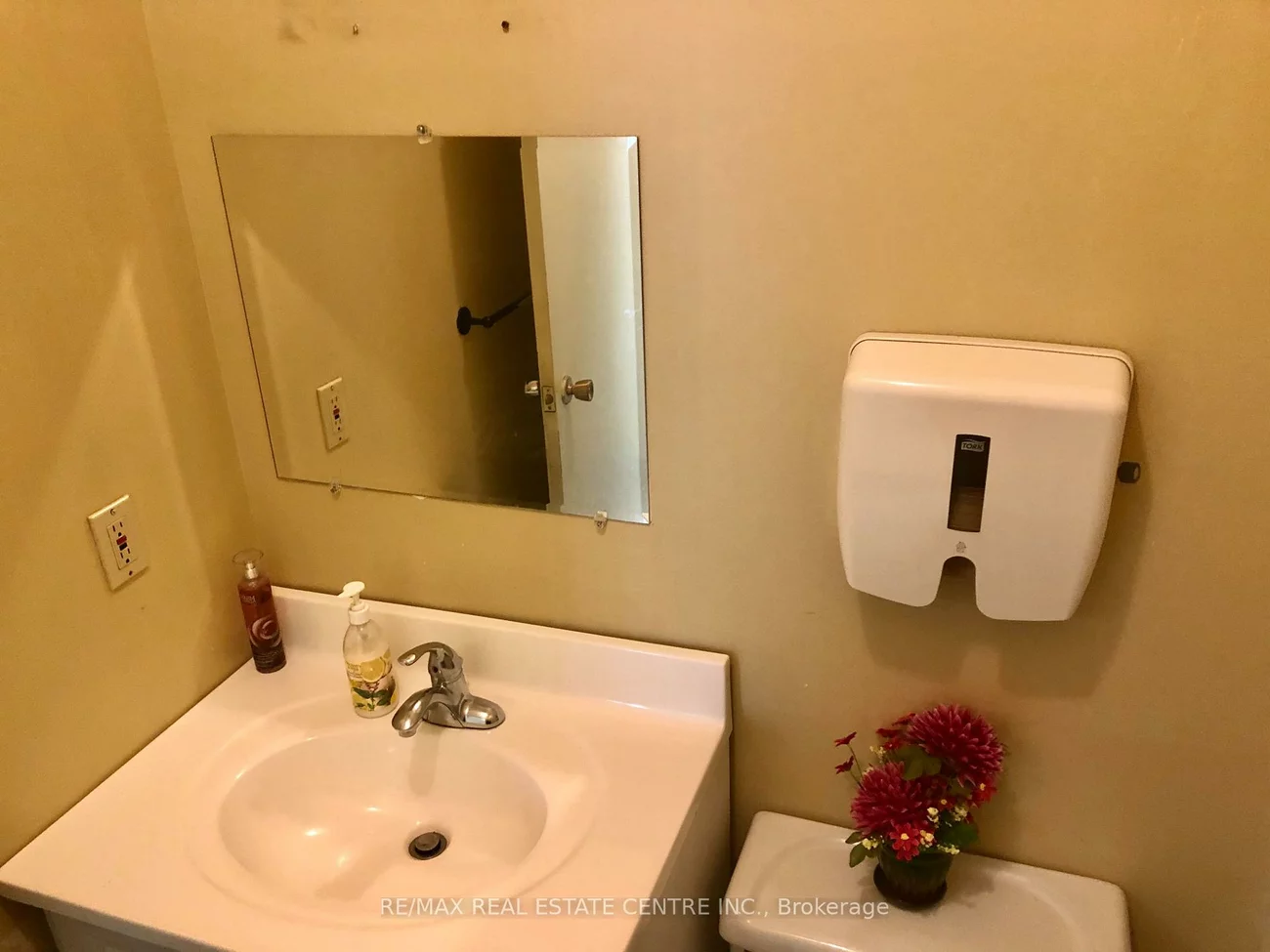 5775, Atlantic, Dixie, Mississauga