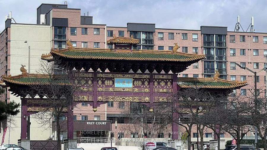 888, Dundas, Dixie, Mississauga