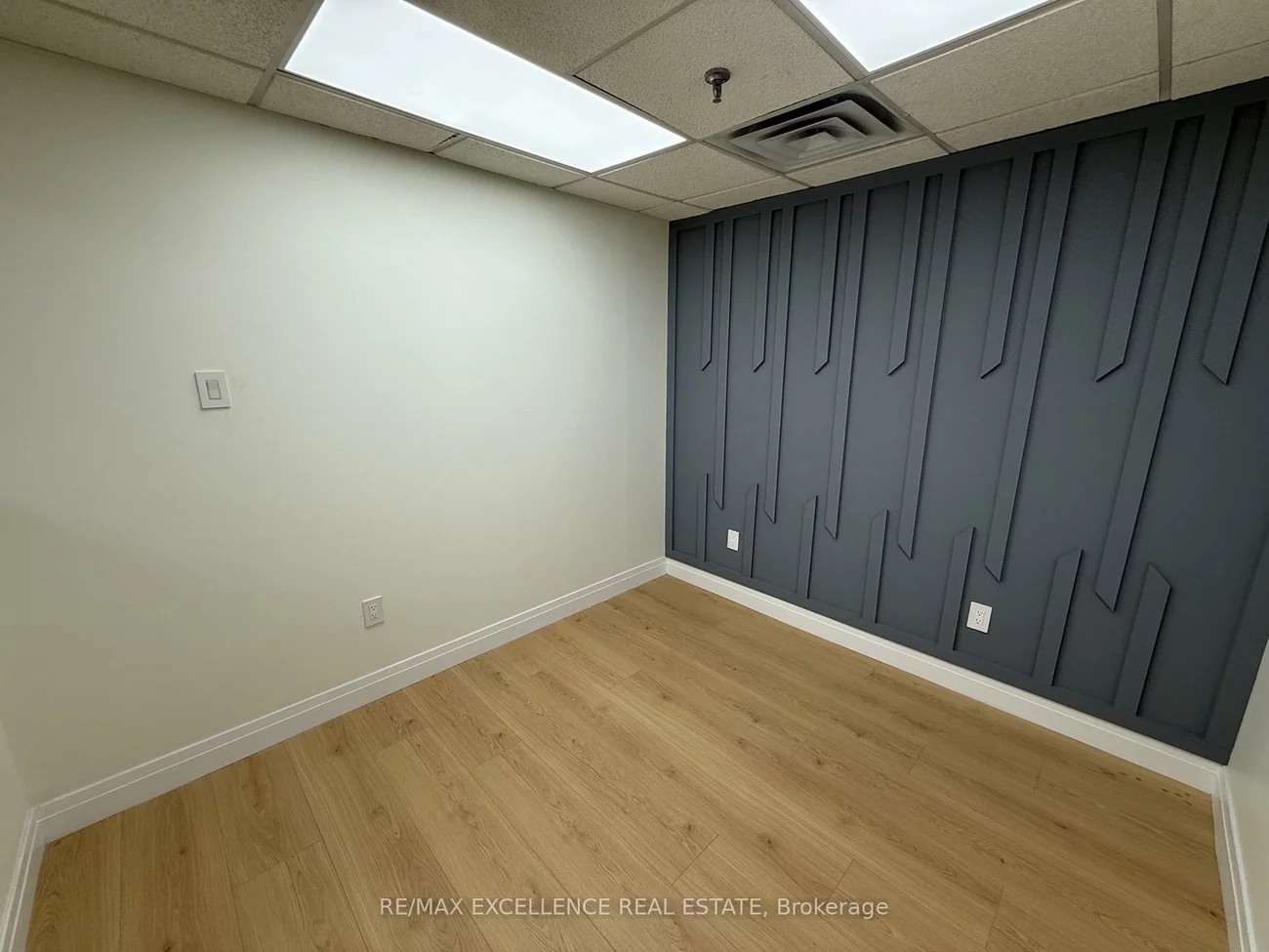 5484, Tomken, Northeast, Mississauga