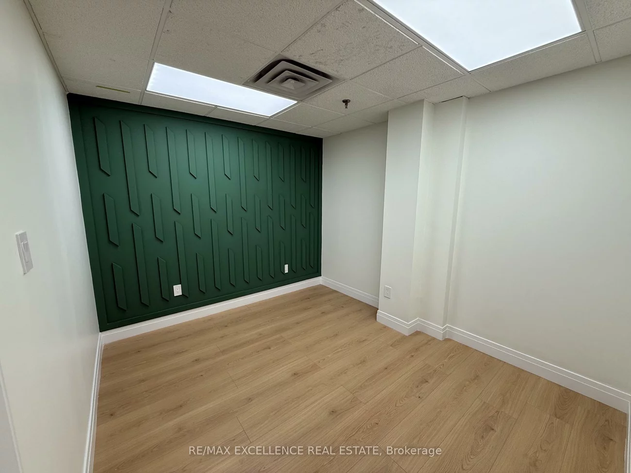 5484, Tomken, Northeast, Mississauga