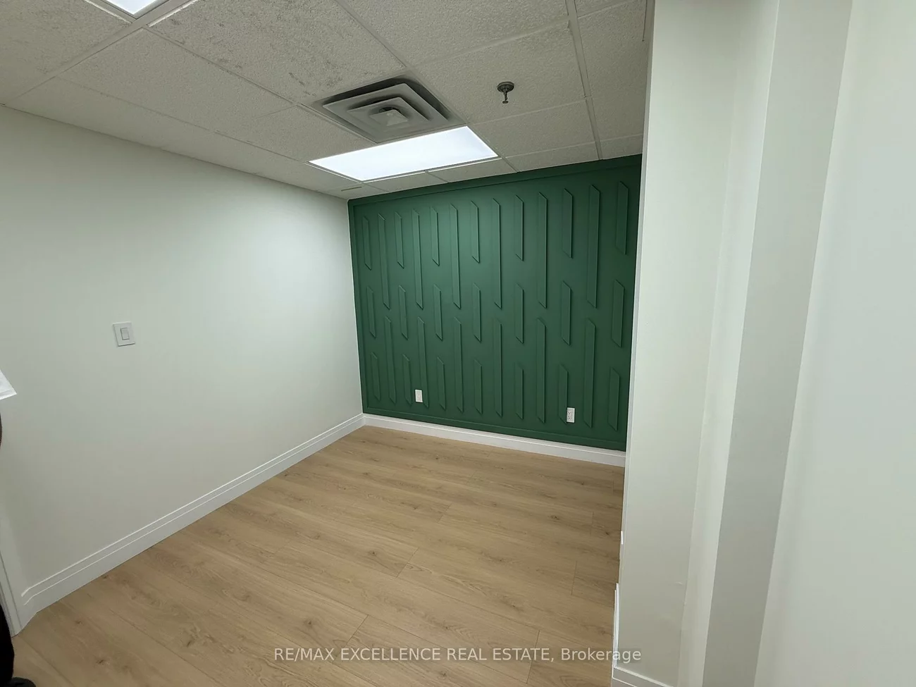 5484, Tomken, Northeast, Mississauga