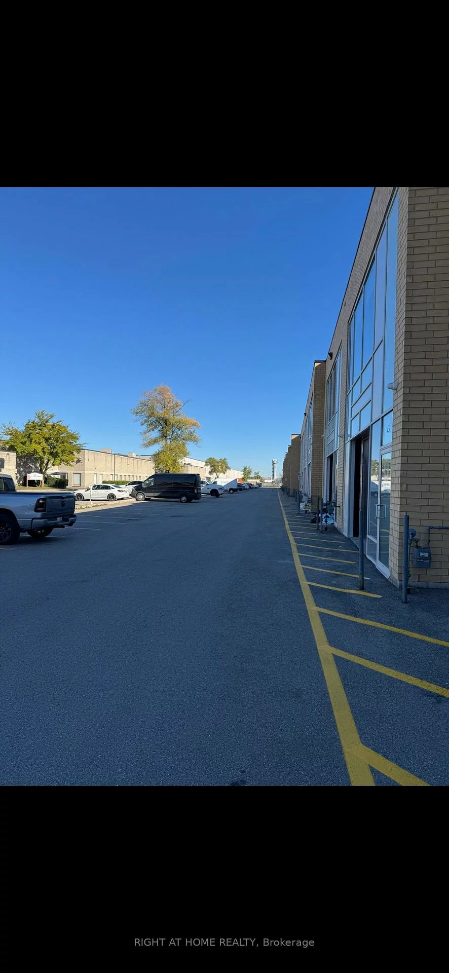 1215 Queensway E, 43, Dixie, Mississauga