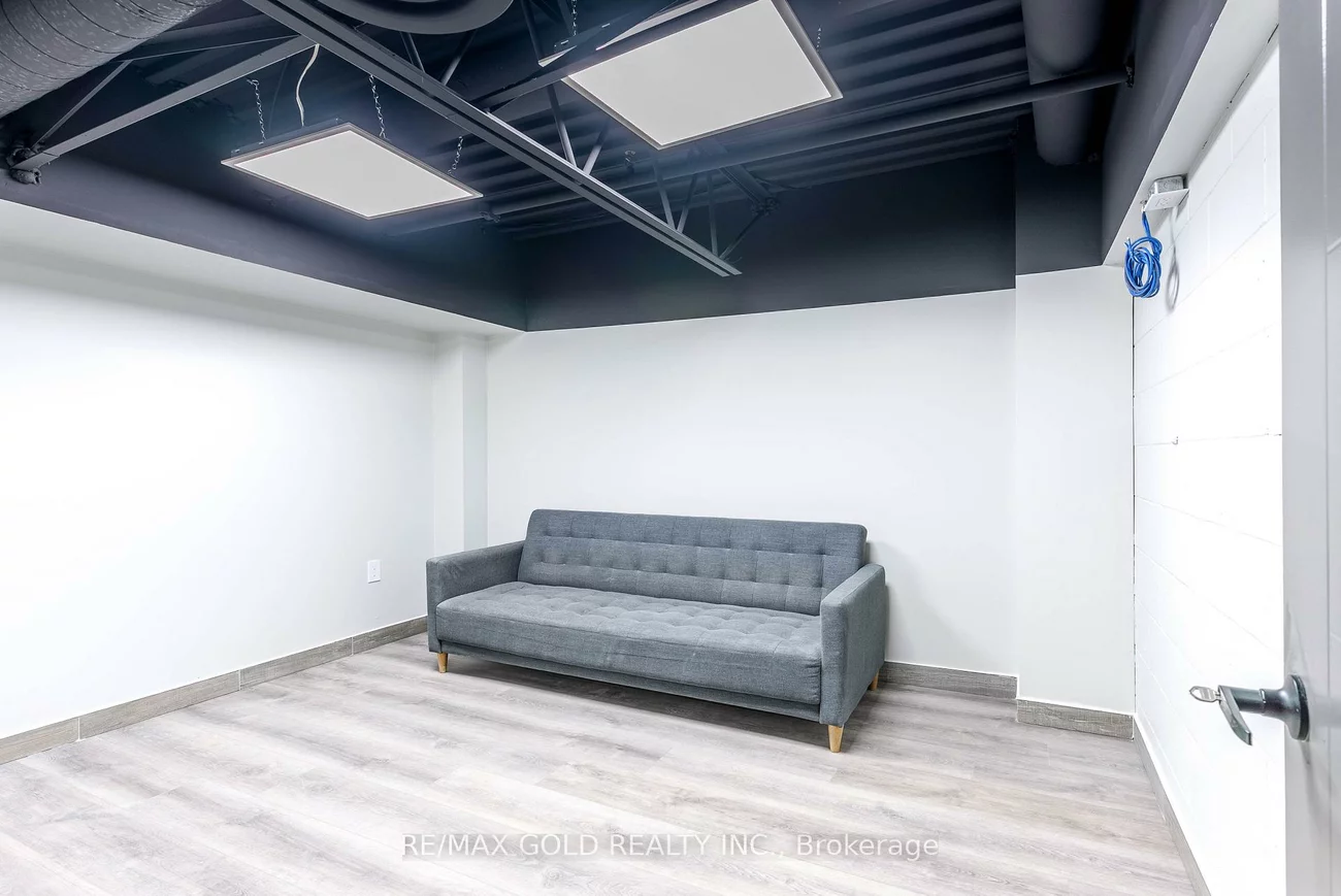 1320, Mid-Way, Northeast, Mississauga