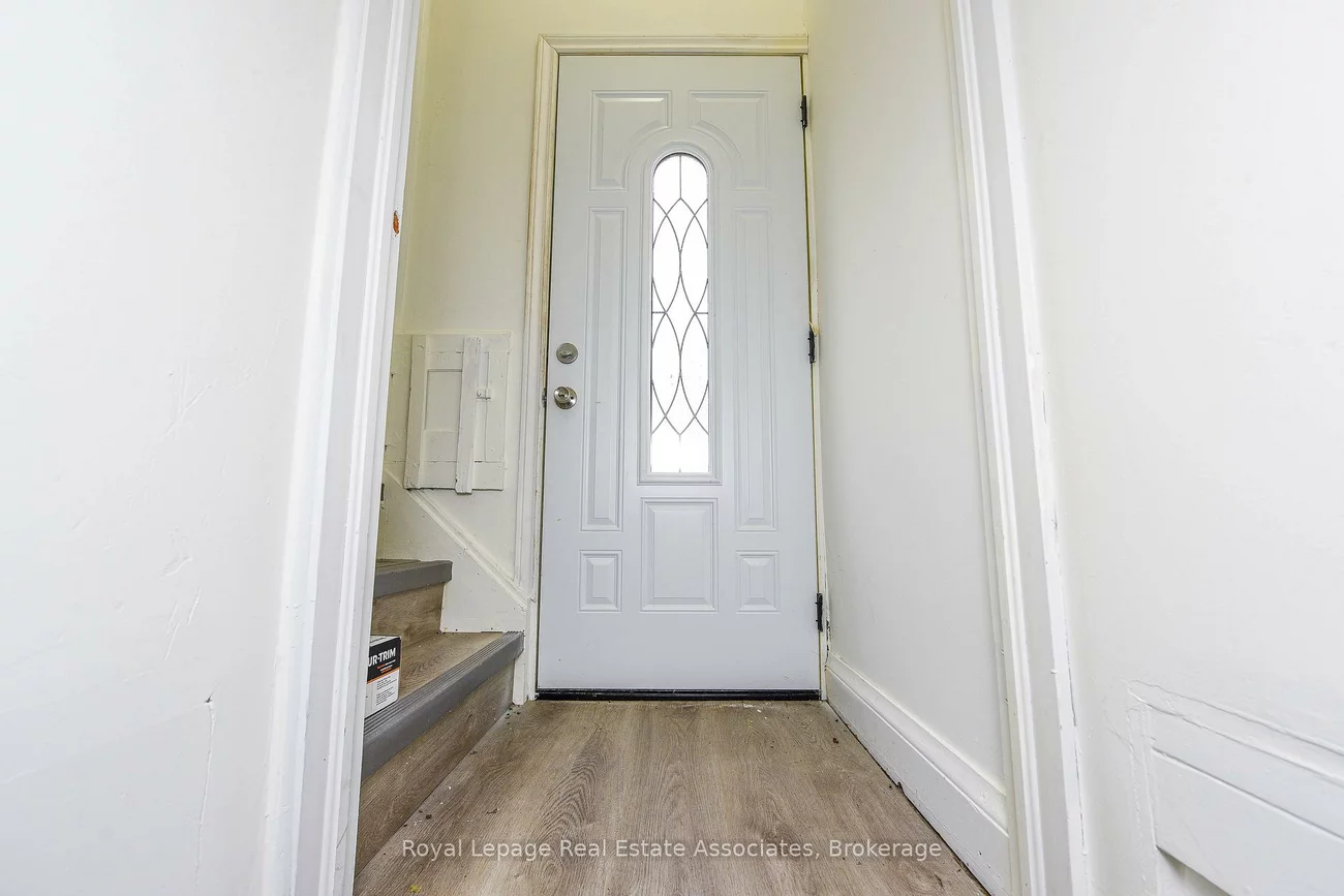 1561, Hurontario, Mineola, Mississauga