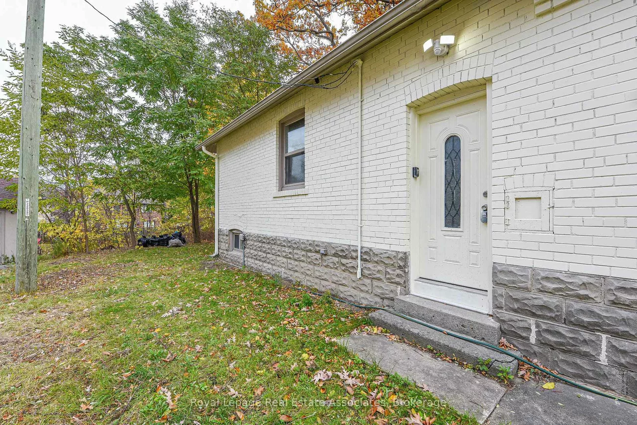 1561, Hurontario, Mineola, Mississauga