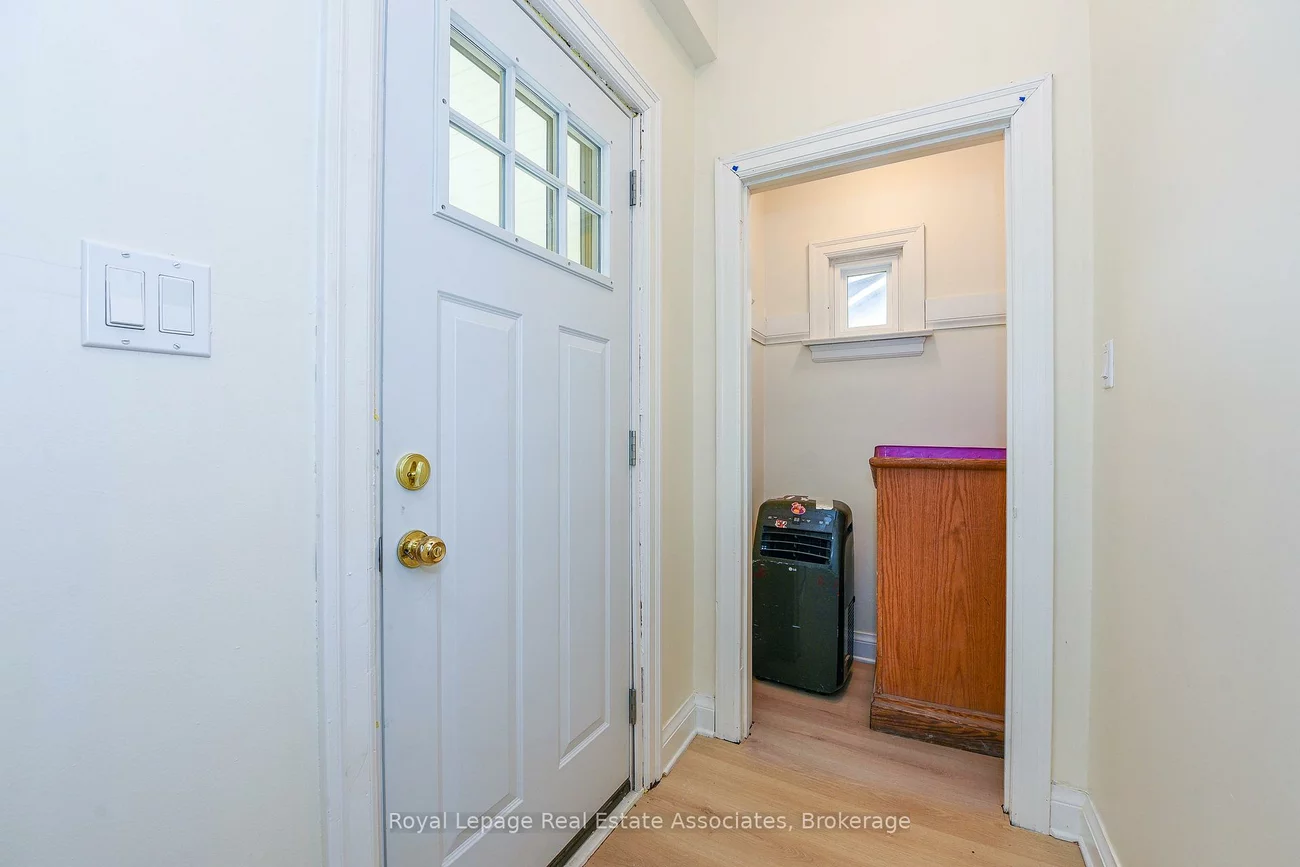 1561, Hurontario, Mineola, Mississauga