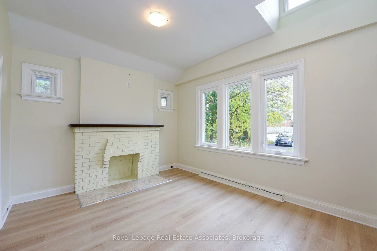 1561, Hurontario, Mineola, Mississauga